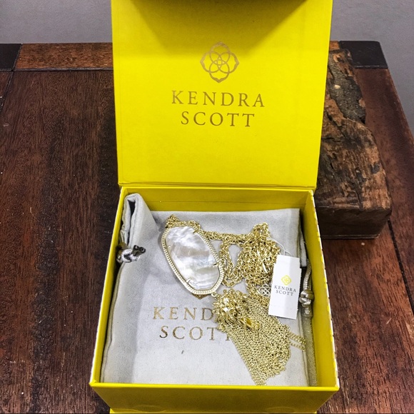NWT Kendra Scott Gold Rayne Necklace in Ivory MOP! - Picture 1 of 8